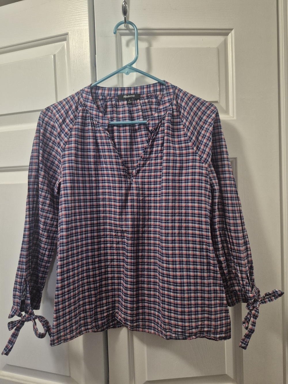 MADEWELL Plaid Split-Neck Women’s Top with Tie Sleeves - Navy & Red. Sz  Medium